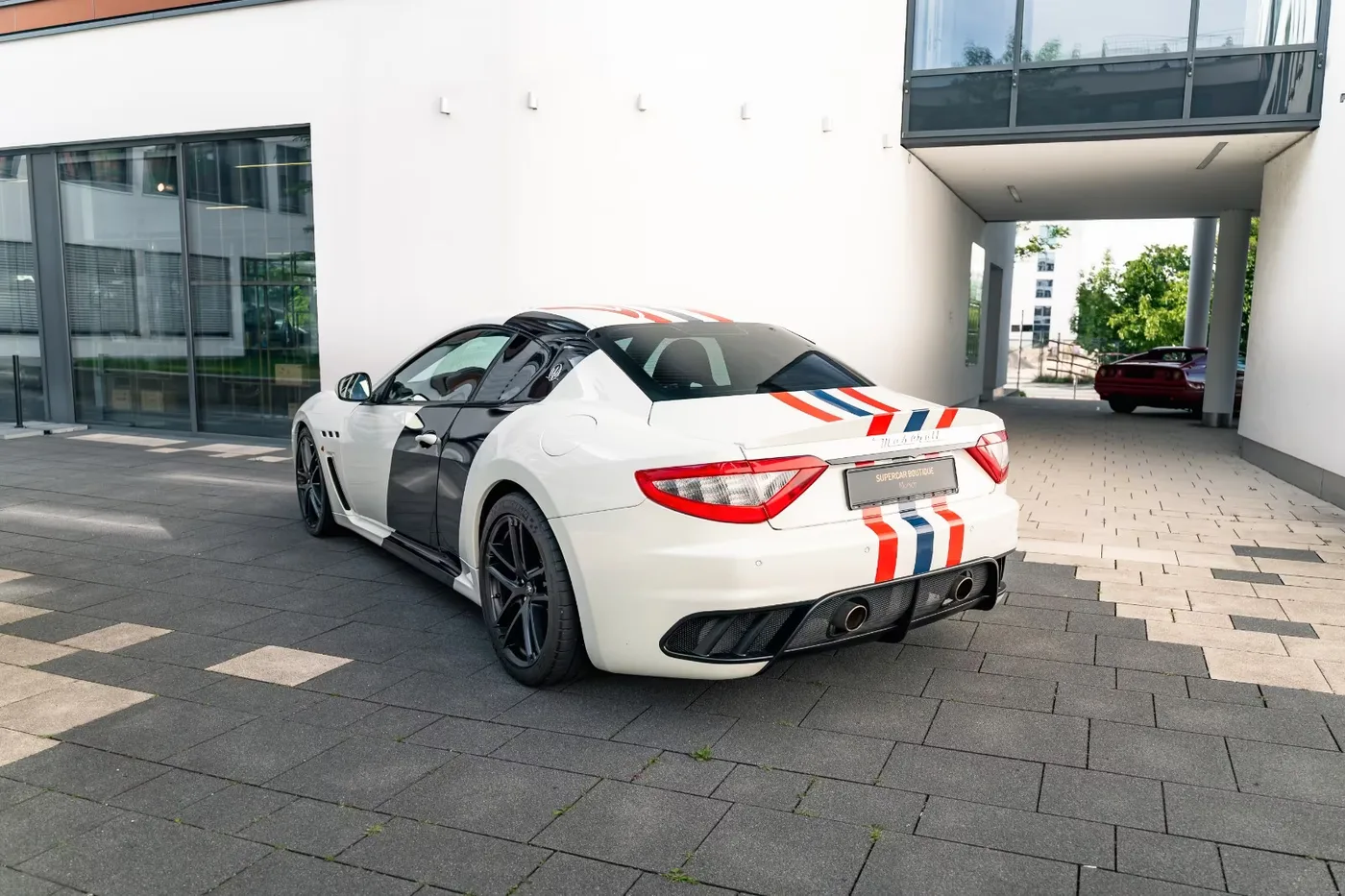 2011 Maserati GranTurismo MC Stradale proposée par un spécialiste de la supercar à Munich, Allemagne, photo 4 sur 15