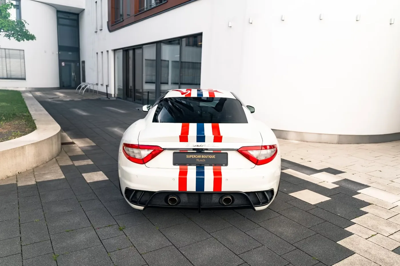 2011 Maserati GranTurismo MC Stradale proposée par un spécialiste de la supercar à Munich, Allemagne, photo 5 sur 15
