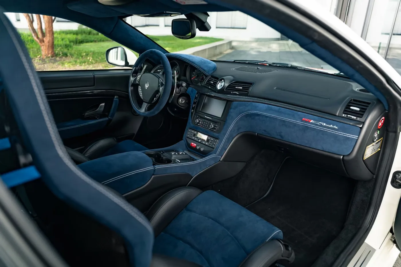 2011 Maserati GranTurismo MC Stradale proposée par un spécialiste de la supercar à Munich, Allemagne, photo 9 sur 15
