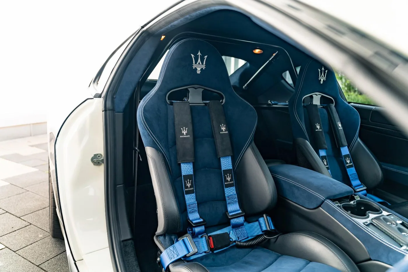 2011 Maserati GranTurismo MC Stradale proposée par un spécialiste de la supercar à Munich, Allemagne, photo 10 sur 15