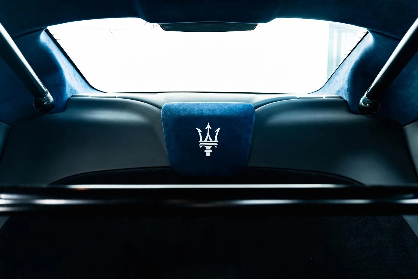 2011 Maserati GranTurismo MC Stradale proposée par un spécialiste de la supercar à Munich, Allemagne, photo 14 sur 15