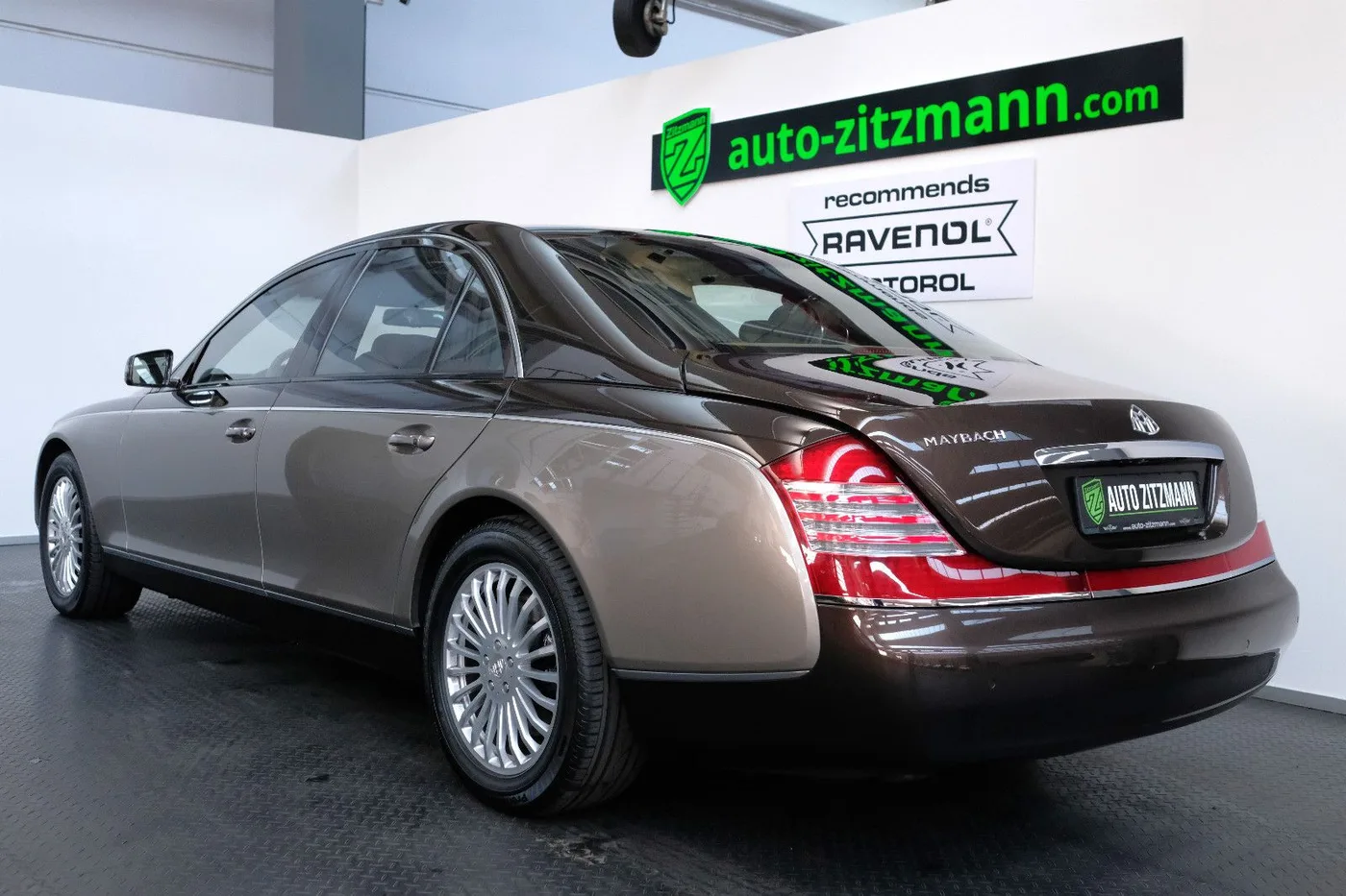 2011 Maybach 57 offered by a specialist dealer in Nuremberg, Germany, photo 7 of 15