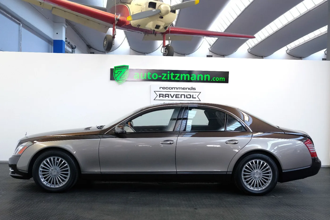 2011 Maybach 57 offered by a specialist dealer in Nuremberg, Germany, photo 10 of 15