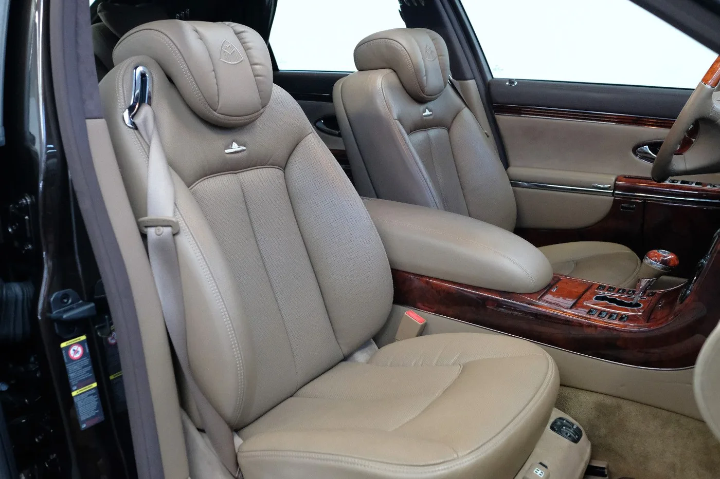 2011 Maybach 57 offered by a specialist dealer in Nuremberg, Germany, photo 14 of 15