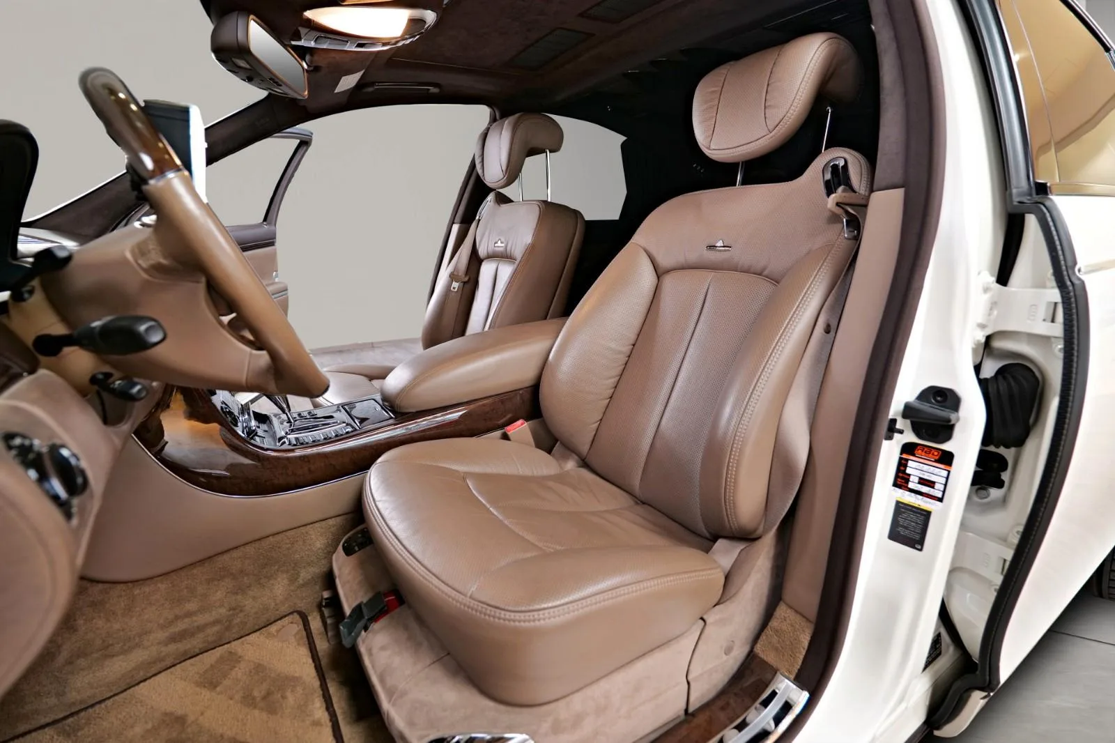 2011 Maybach 57, 10/26