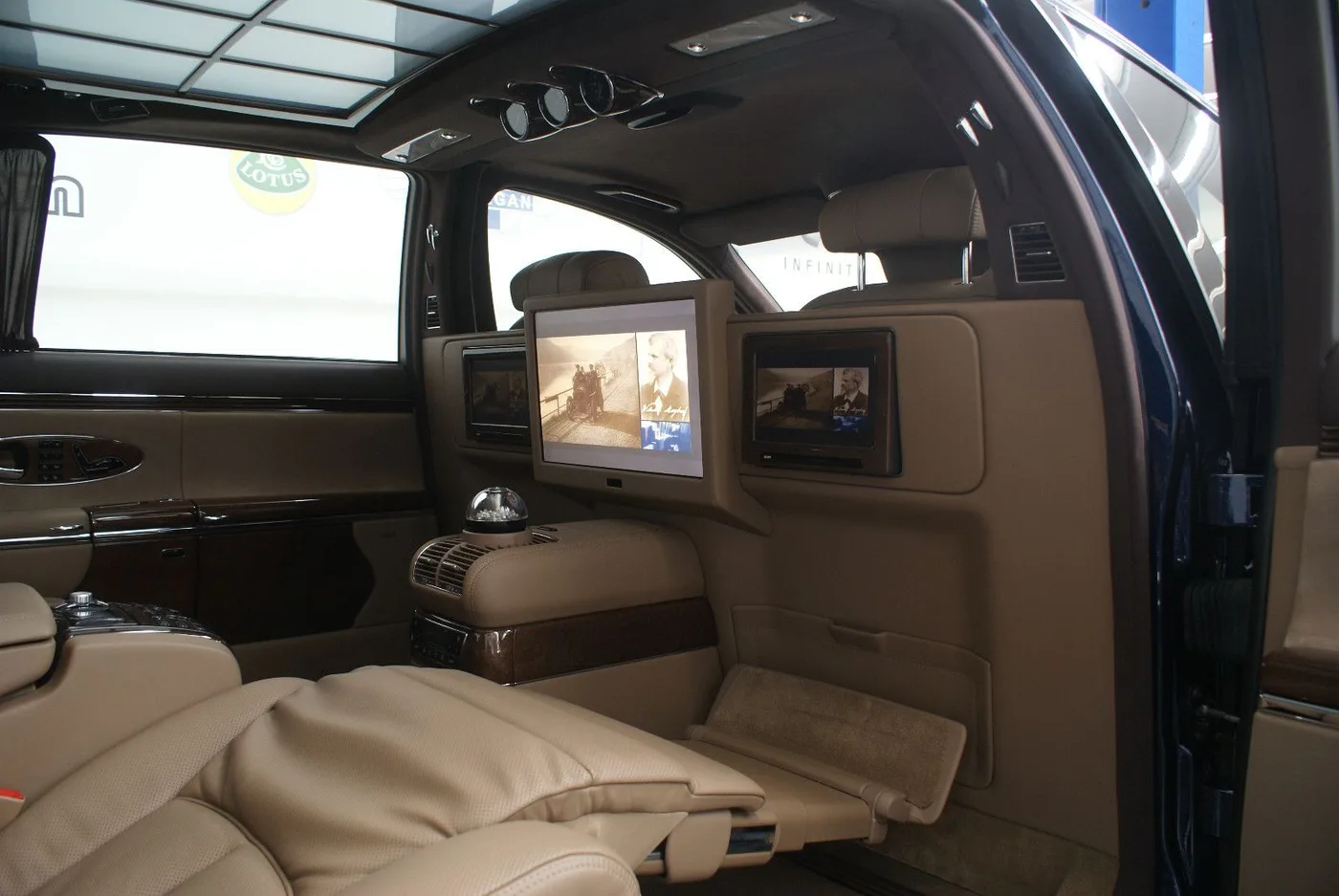 2011 Maybach 62 offered by a specialist dealer in Nuremberg, Germany, photo 14 of 15