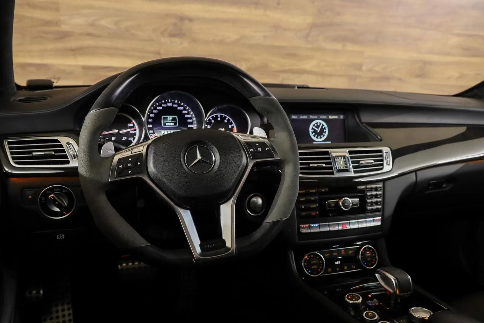 2011 Mercedes-AMG CLS 63, 23/25