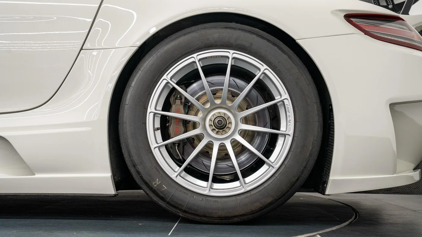 2011 Mercedes-AMG SLS GT3 angeboten von einem Fachhändler in Swadlincote, Vereinigtes Königreich, Foto 13 von 15