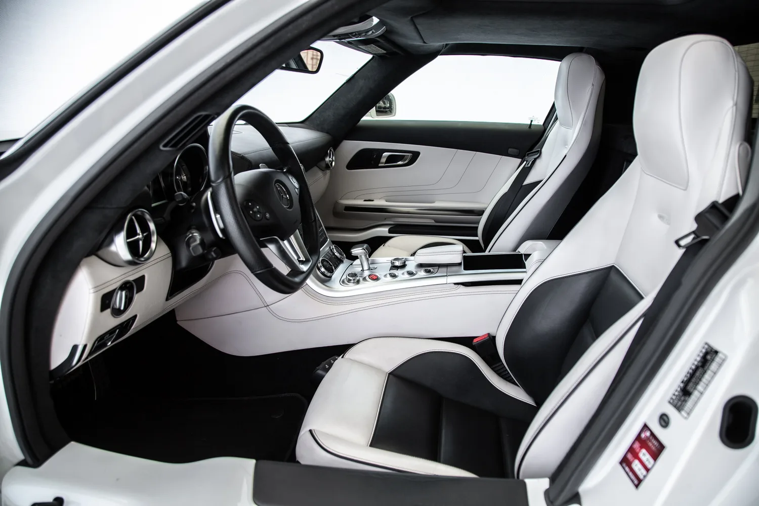 2011 Mercedes-AMG SLS, 8/14