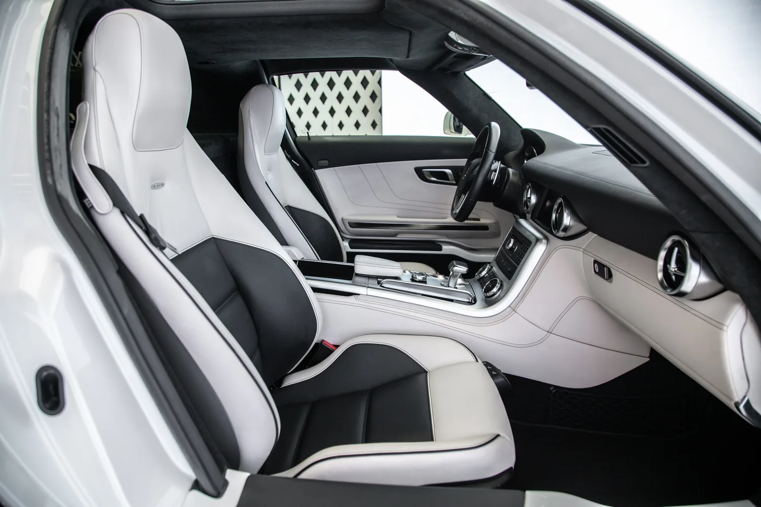 2011 Mercedes-AMG SLS, 10/14