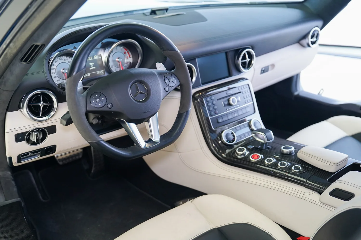 2011 Mercedes-AMG SLS, 3/14