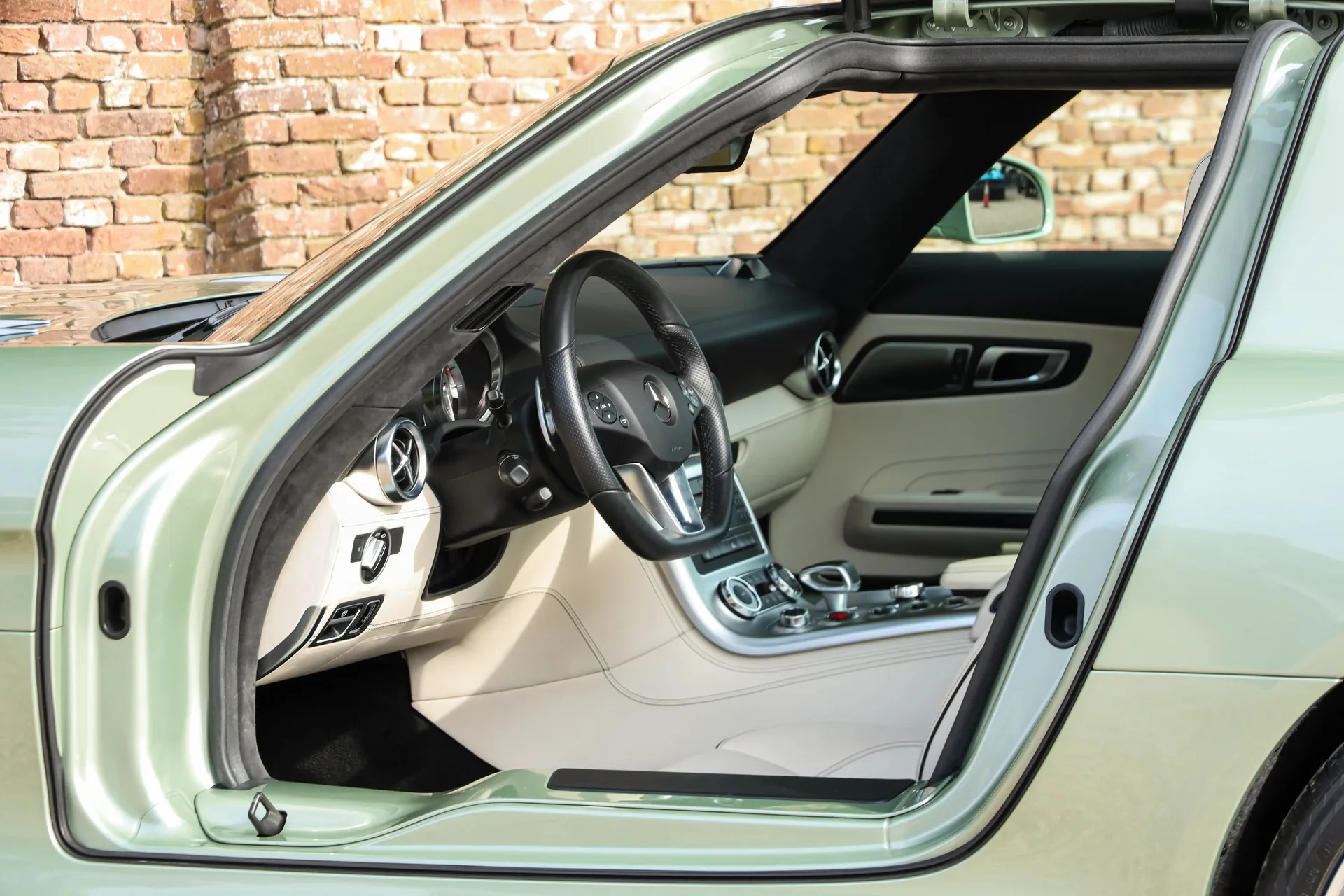 2011 Mercedes-AMG SLS, 8/30