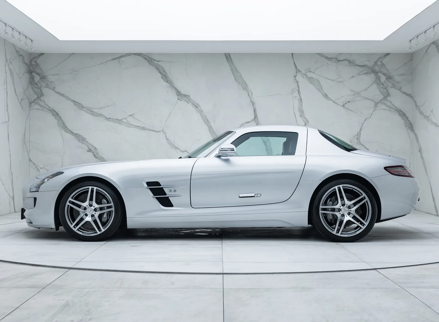 2011 Mercedes-AMG SLS angeboten von einem Fachhändler in Banstead, Vereinigtes Königreich, Foto 10 von 25