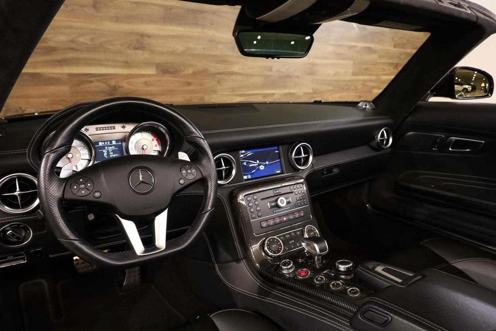 2011 Mercedes-AMG SLS Roadster, 3/30
