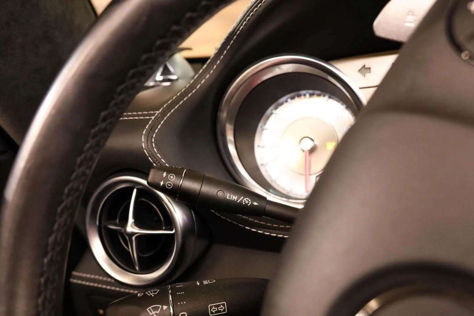 2011 Mercedes-AMG SLS Roadster, 24/30