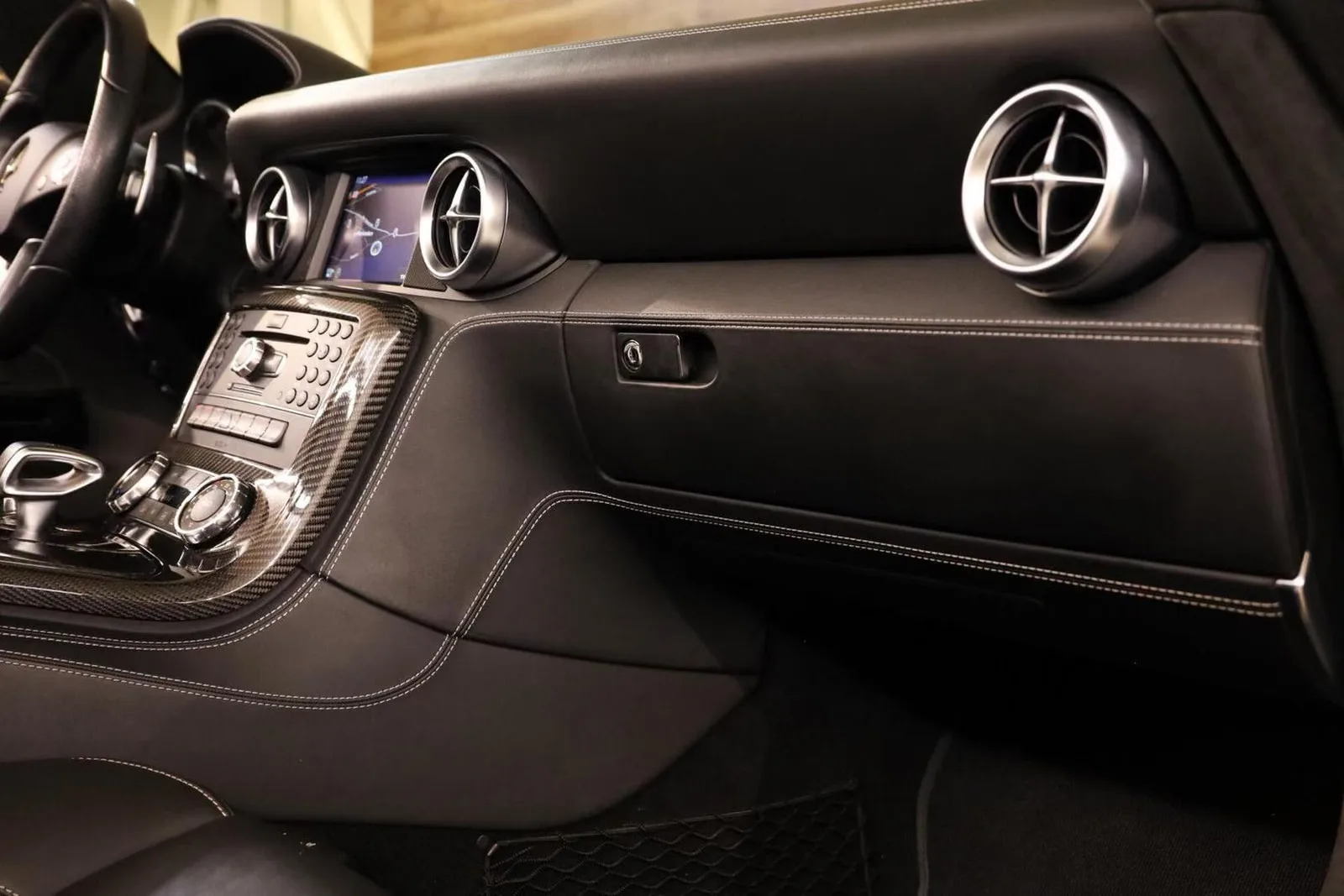 2011 Mercedes-AMG SLS Roadster, 30/30