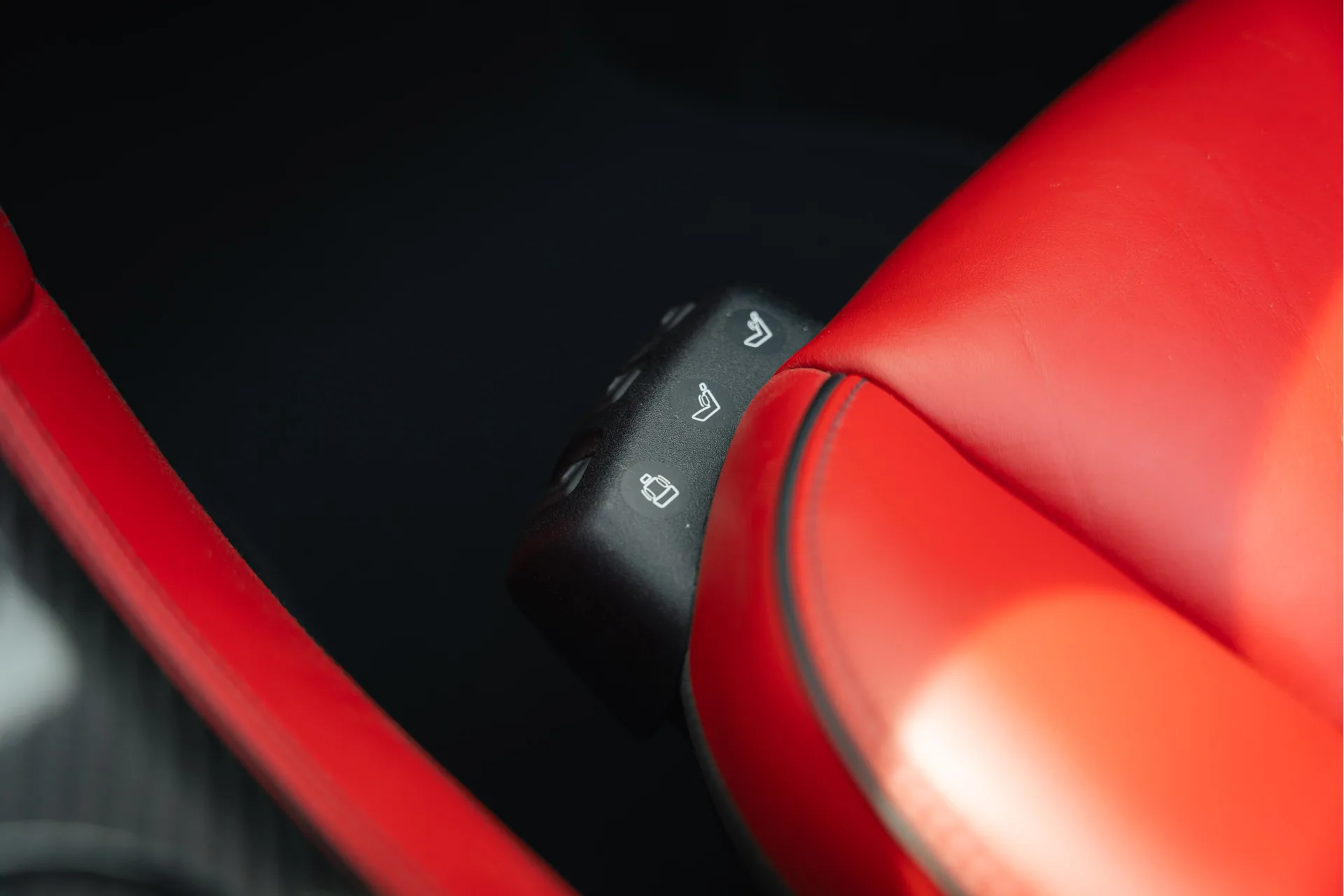 2011 Mercedes-AMG SLS Roadster, 12/30