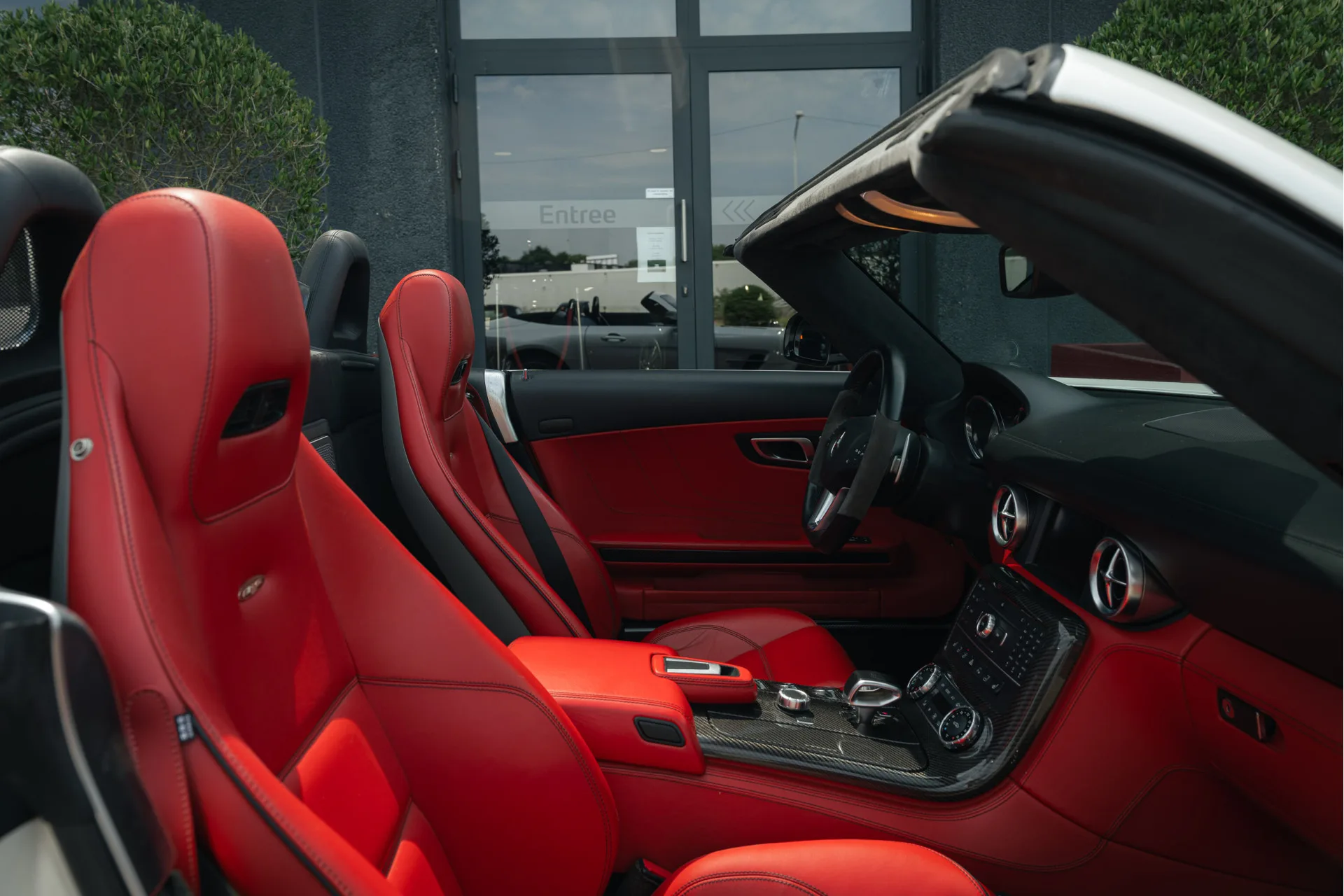 2011 Mercedes-AMG SLS Roadster, 18/30
