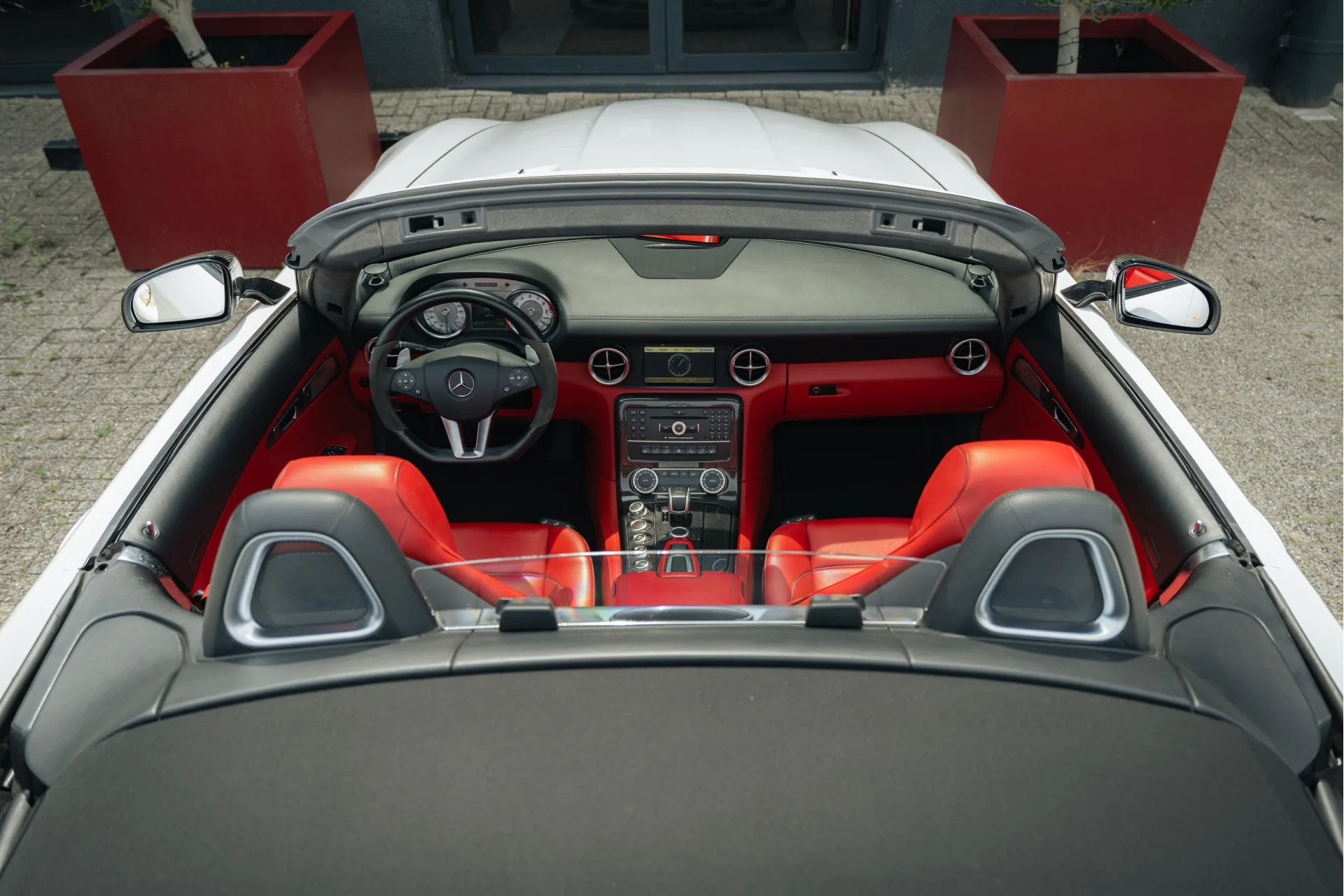 2011 Mercedes-AMG SLS Roadster, 22/30