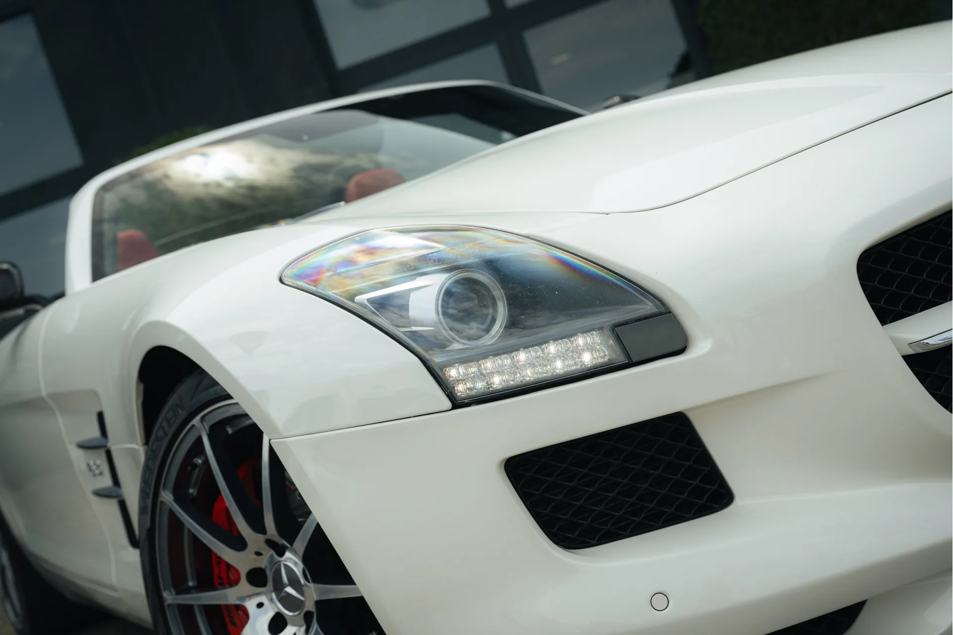 2011 Mercedes-AMG SLS Roadster, 26/30