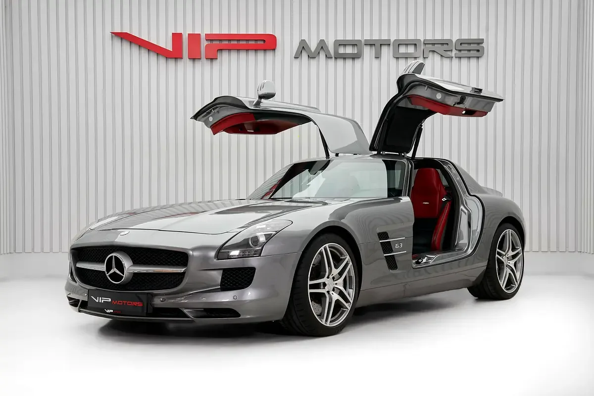 2011 Mercedes-AMG SLS angeboten von einem Fachhändler in Dubai, Vereinigte Arabische Emirate, Hauptfoto