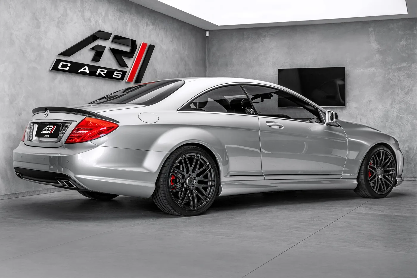 2011 Mercedes-Benz CL 500 4MATIC by Brabus offered by a specialist dealer in Ostrava, Czechia, photo 4 of 25
