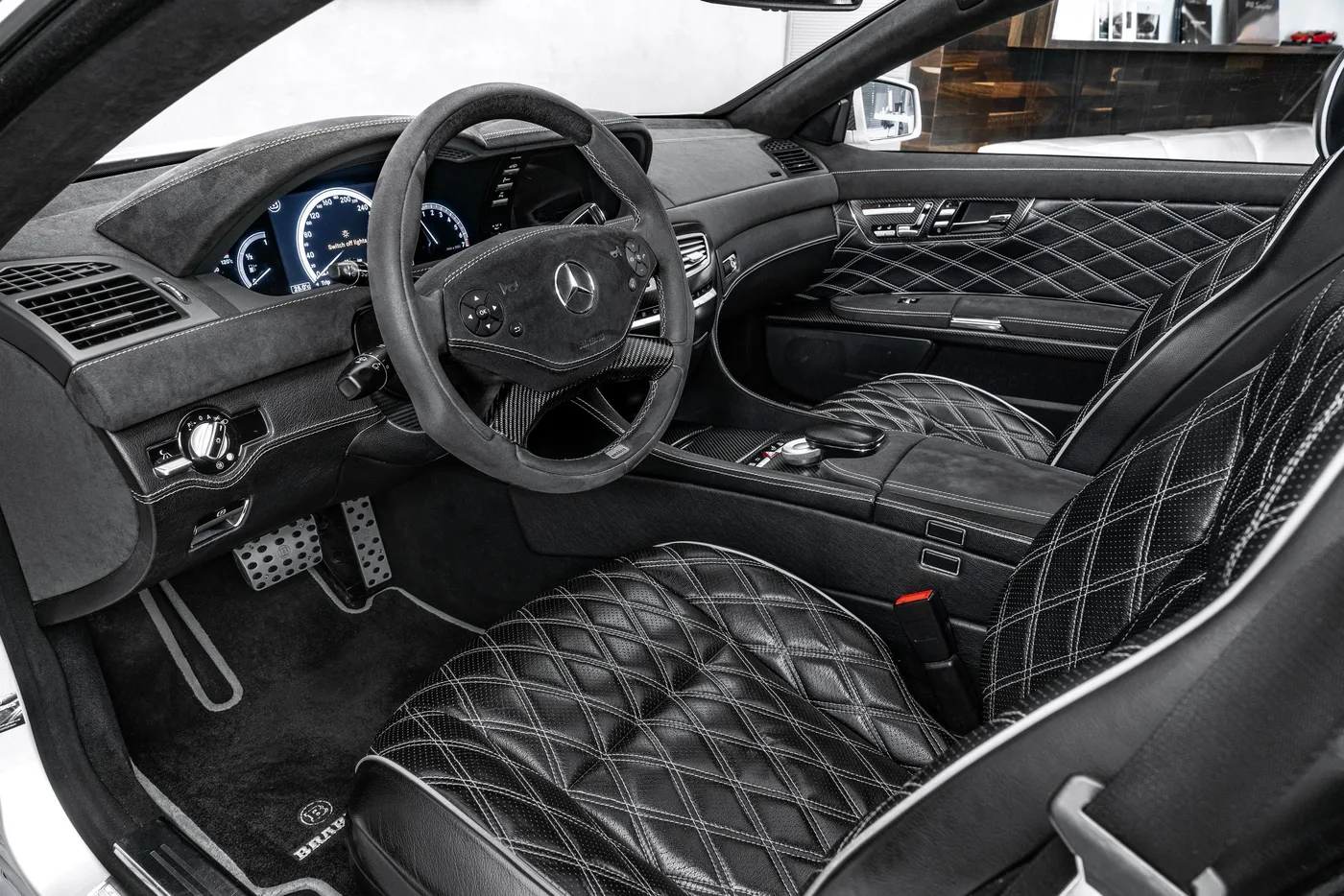 2011 Mercedes-Benz CL 500 4MATIC by Brabus offered by a specialist dealer in Ostrava, Czechia, photo 13 of 25