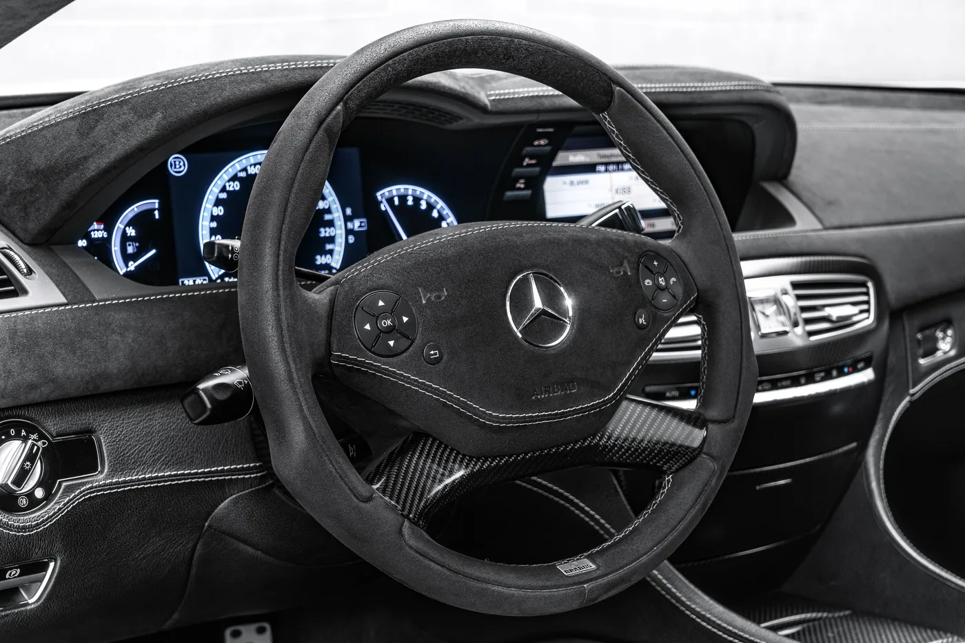 2011 Mercedes-Benz CL 500 4MATIC by Brabus offered by a specialist dealer in Ostrava, Czechia, photo 16 of 25