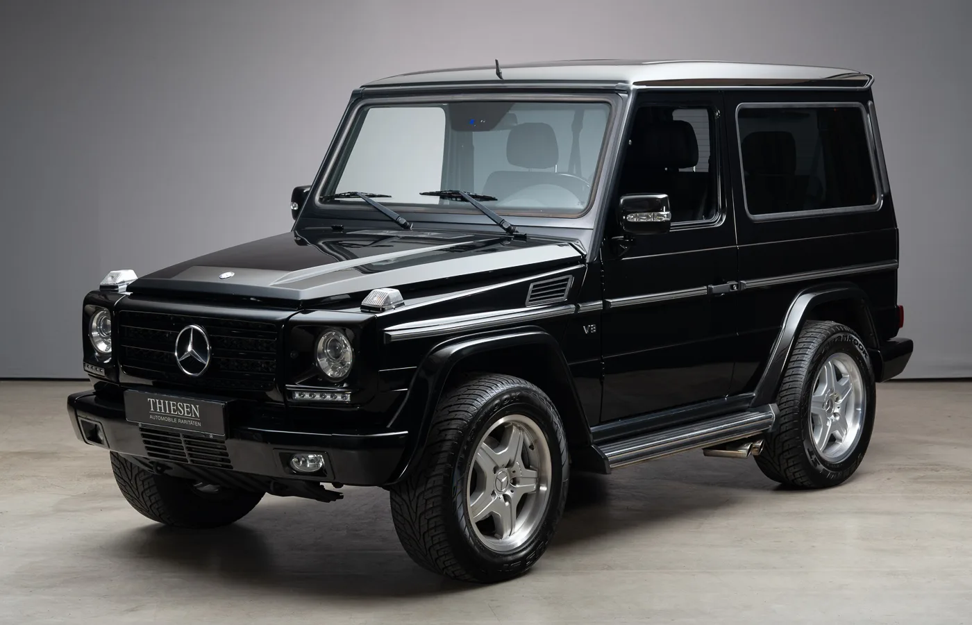 2011 Mercedes-Benz G 500 offered by a specialist dealer in Hamburg, Germany, main photo