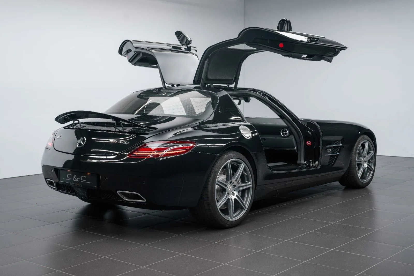 2011 Mercedes-Benz SLS AMG, 3/25