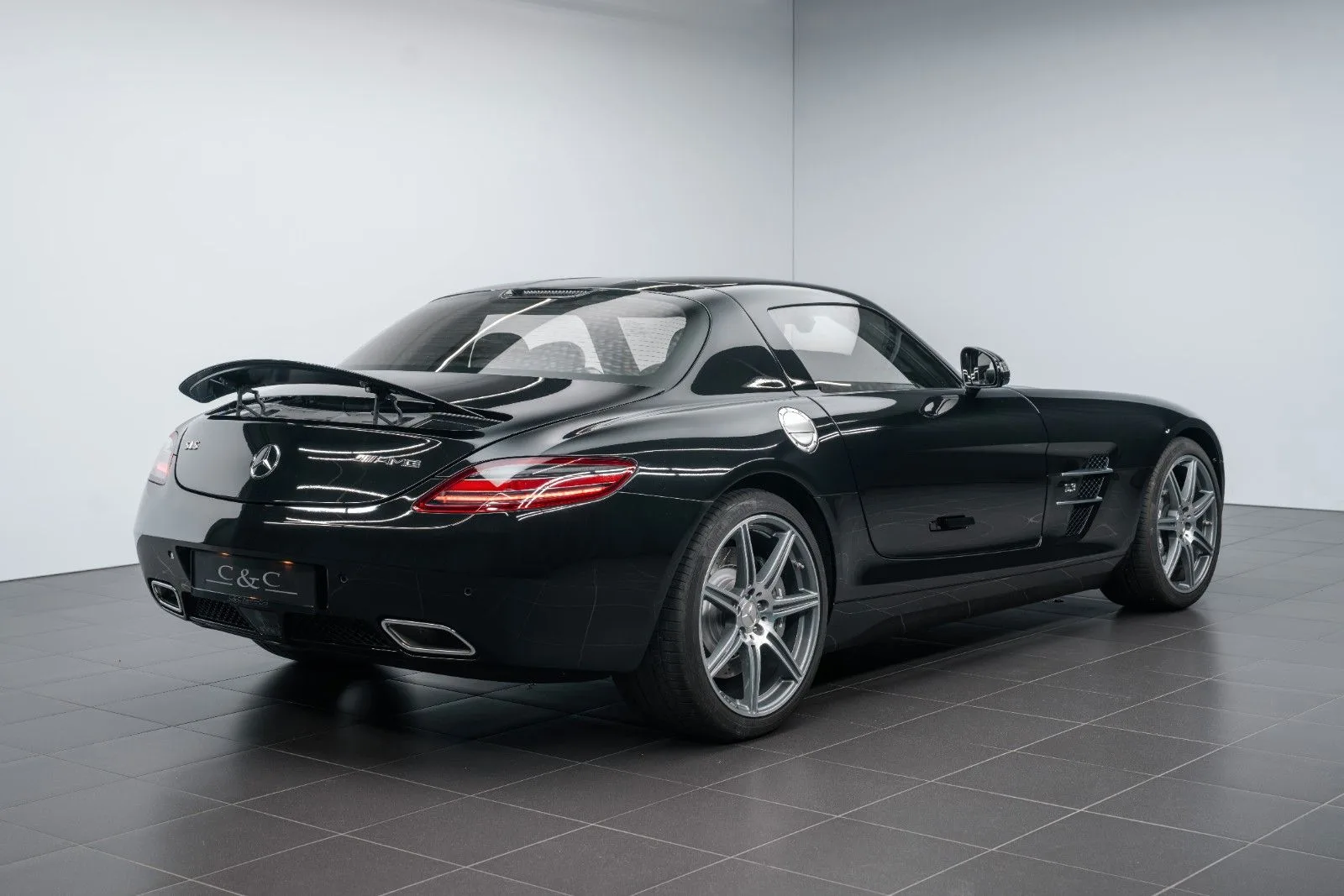 2011 Mercedes-Benz SLS AMG, 4/25