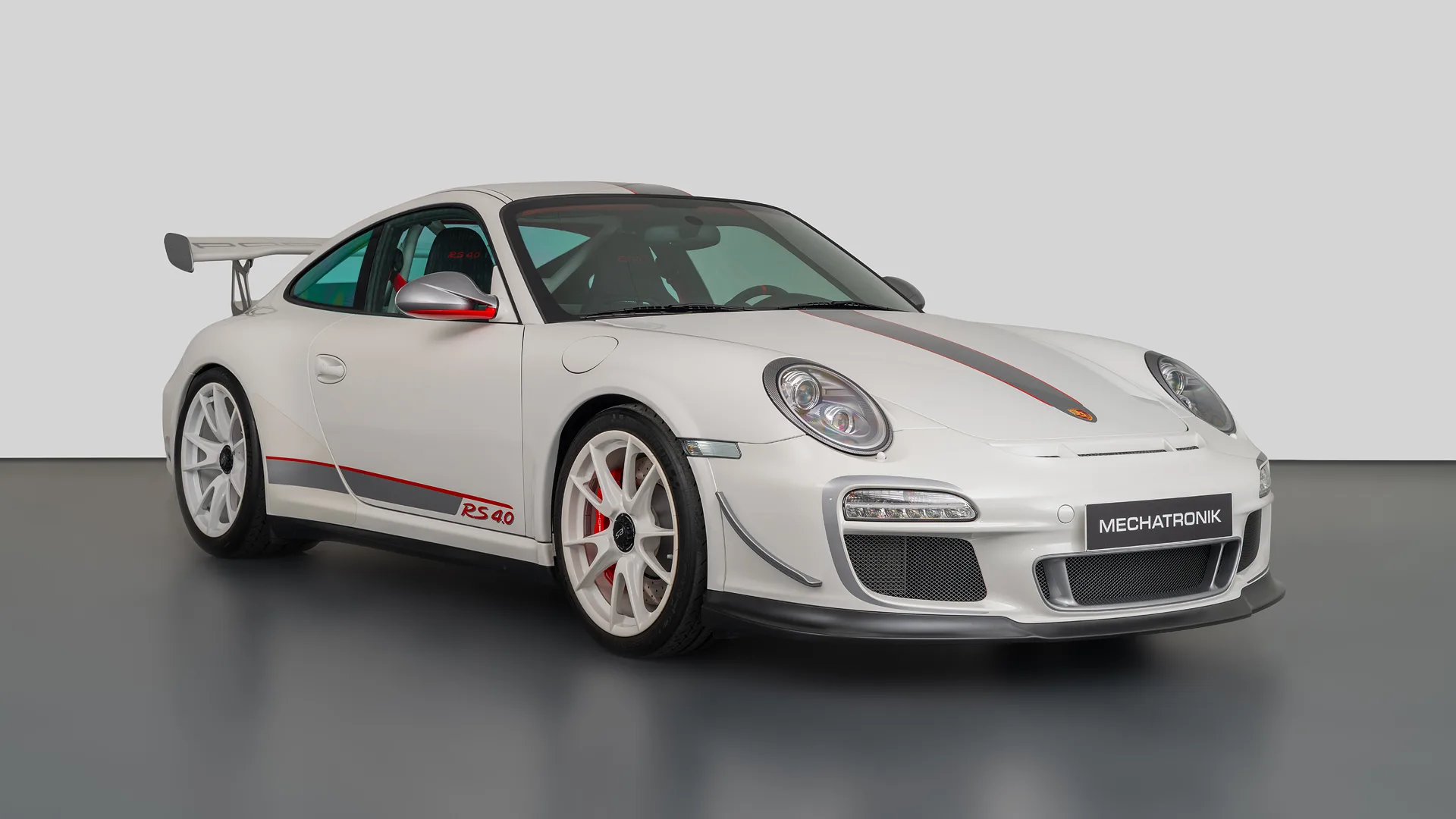 2011 Porsche 911 GT3 RS 4.0 proposée par un concessionnaire spécialisé à Pleidelsheim, Allemagne, photo principale