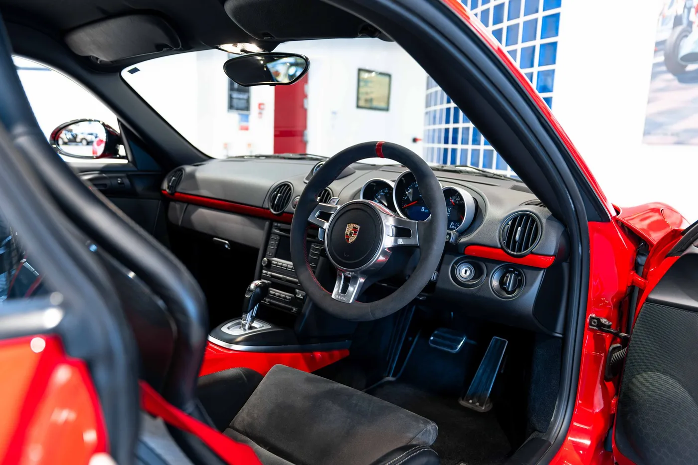 2011 Porsche Cayman R angeboten von einem Oldtimerspezialisten in London, Vereinigtes Königreich, Foto 14 von 19