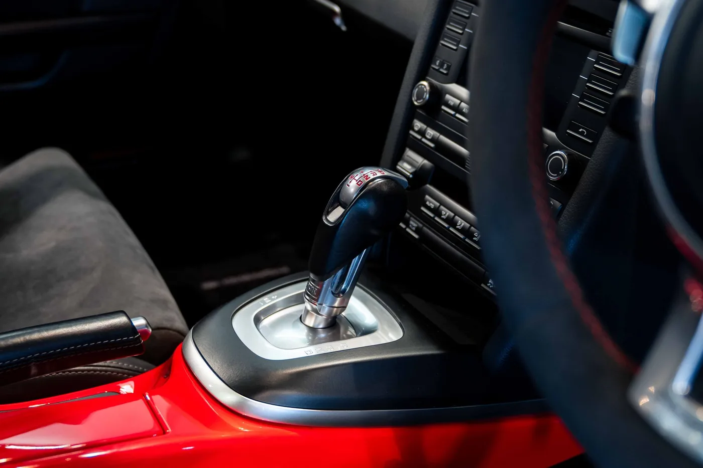 2011 Porsche Cayman R angeboten von einem Oldtimerspezialisten in London, Vereinigtes Königreich, Foto 17 von 19