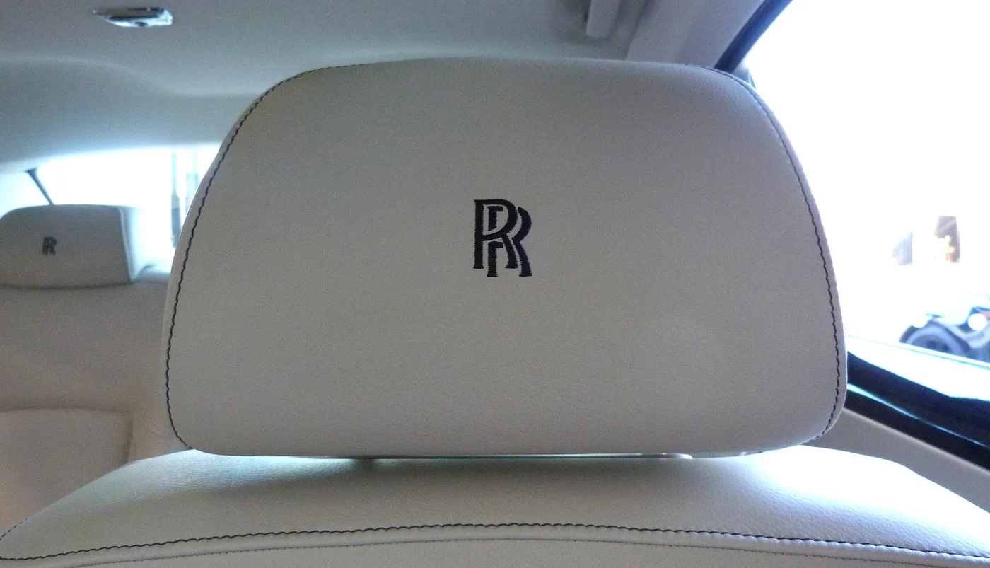 2011 Rolls-Royce Ghost proposée par un groupe de concessions agréées à Cheltenham, Royaume-Uni, photo 21 sur 25