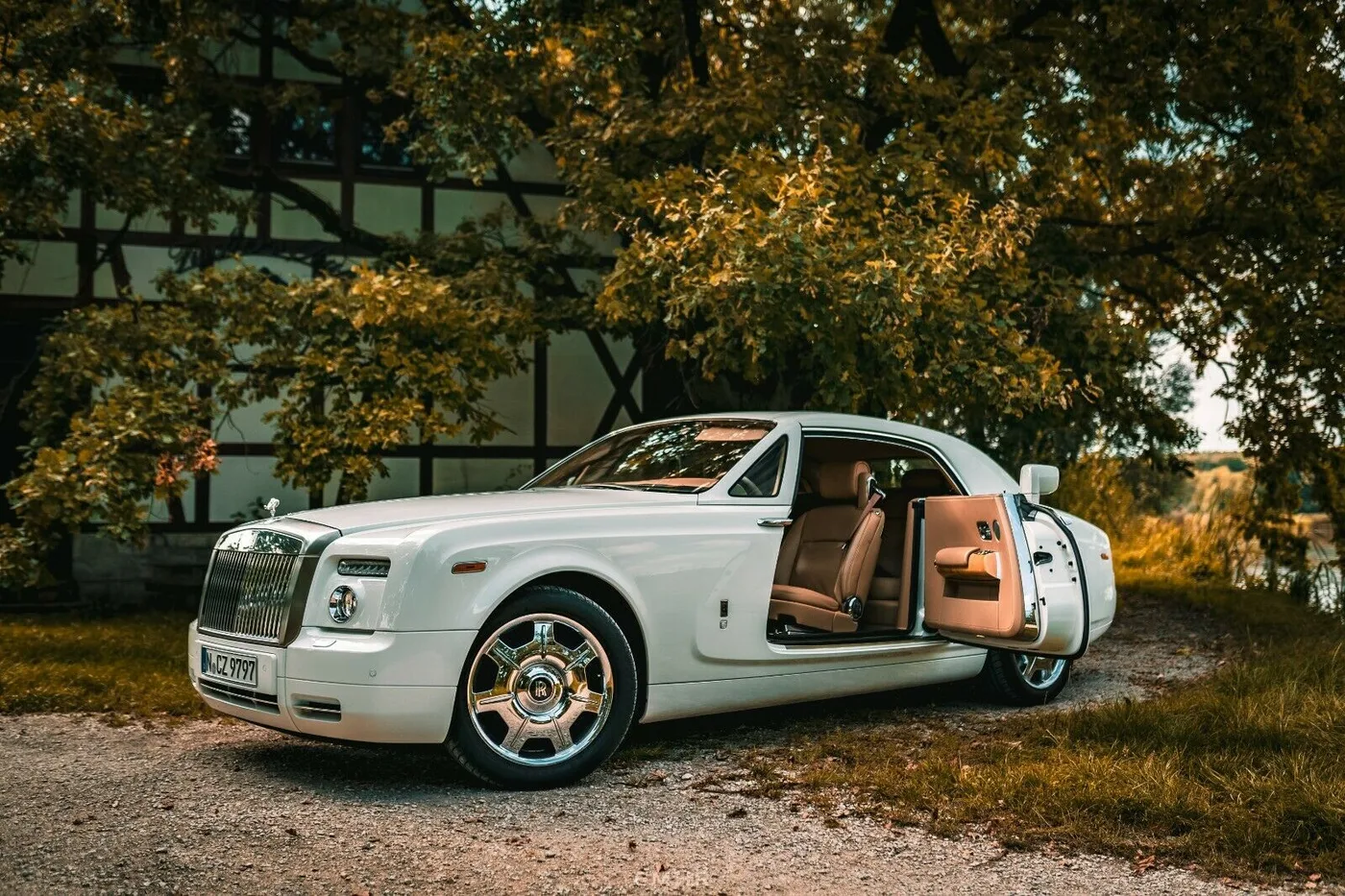 2011 Rolls-Royce Phantom Coupé offered by a specialist dealer in Nuremberg, Germany, photo 3 of 15