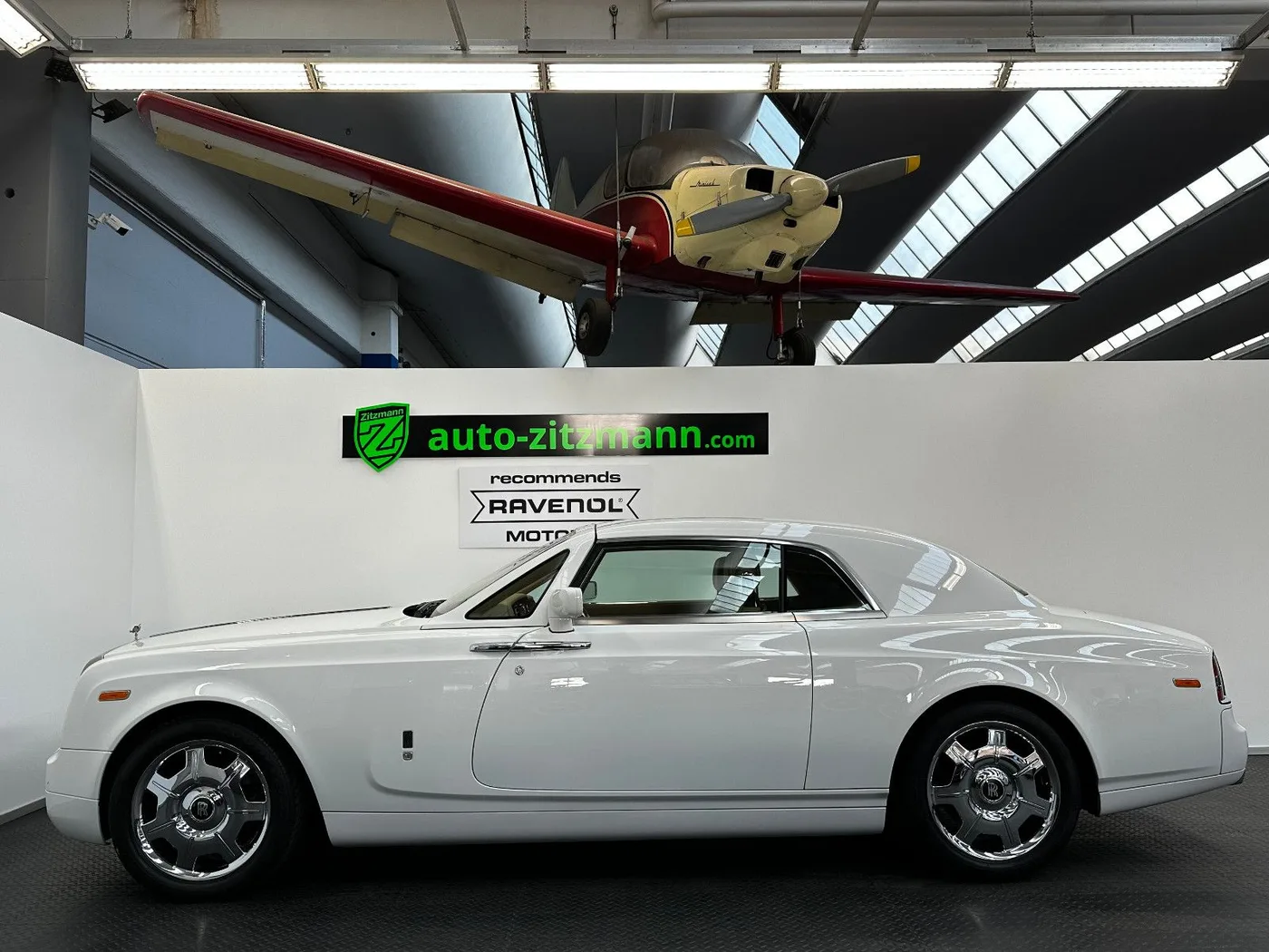 2011 Rolls-Royce Phantom Coupé offered by a specialist dealer in Nuremberg, Germany, photo 6 of 15