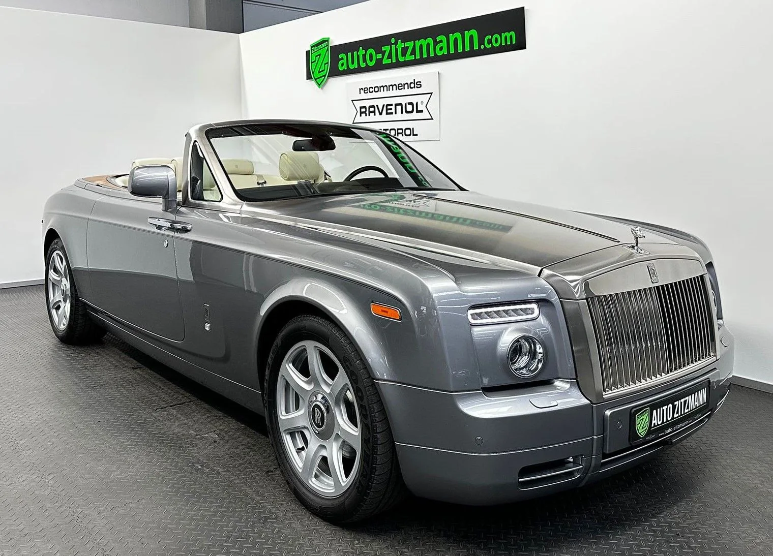 2011 Rolls-Royce Phantom Drophead Coupé angeboten von einem Fachhändler in Nuremberg, Deutschland, Hauptfoto