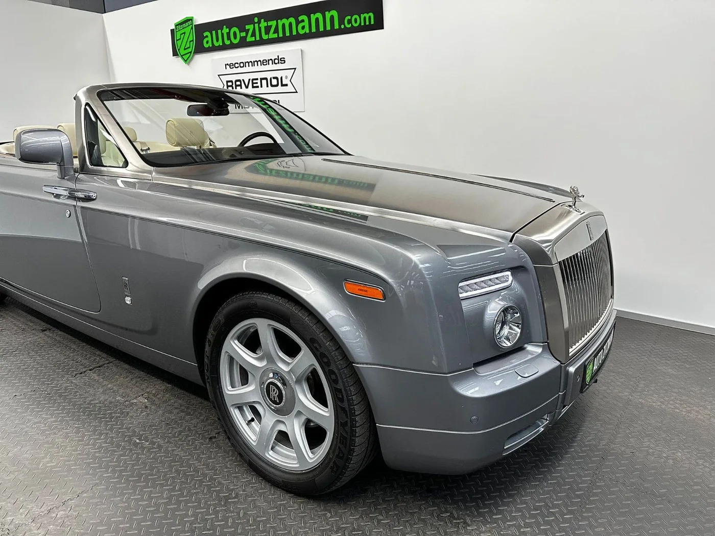2011 Rolls-Royce Phantom Drophead Coupé angeboten von einem Fachhändler in Nuremberg, Deutschland, Foto 7 von 15