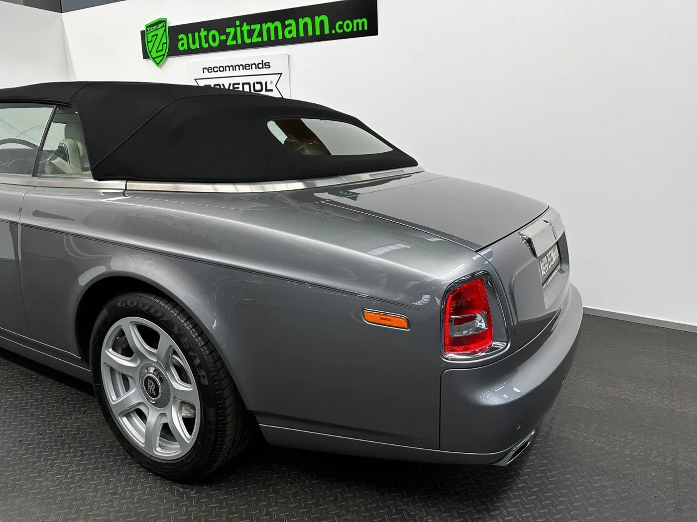 2011 Rolls-Royce Phantom Drophead Coupé angeboten von einem Fachhändler in Nuremberg, Deutschland, Foto 10 von 15