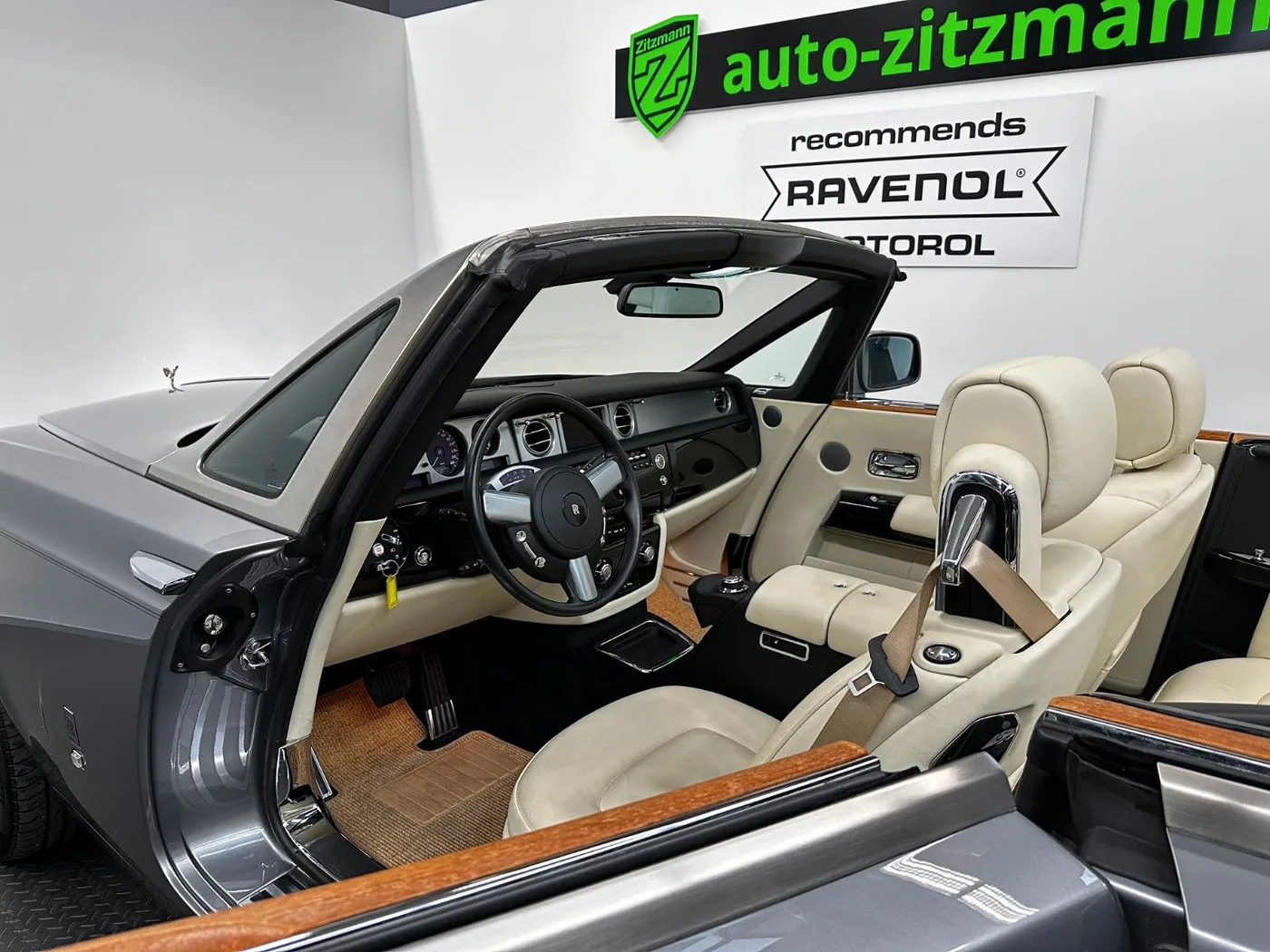 2011 Rolls-Royce Phantom Drophead Coupé angeboten von einem Fachhändler in Nuremberg, Deutschland, Foto 12 von 15