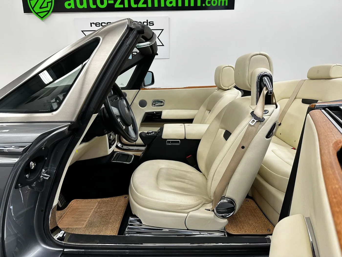 2011 Rolls-Royce Phantom Drophead Coupé angeboten von einem Fachhändler in Nuremberg, Deutschland, Foto 13 von 15