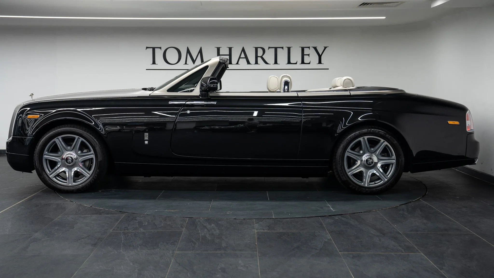 2011 Rolls-Royce Phantom Drophead Coupé, 4/30