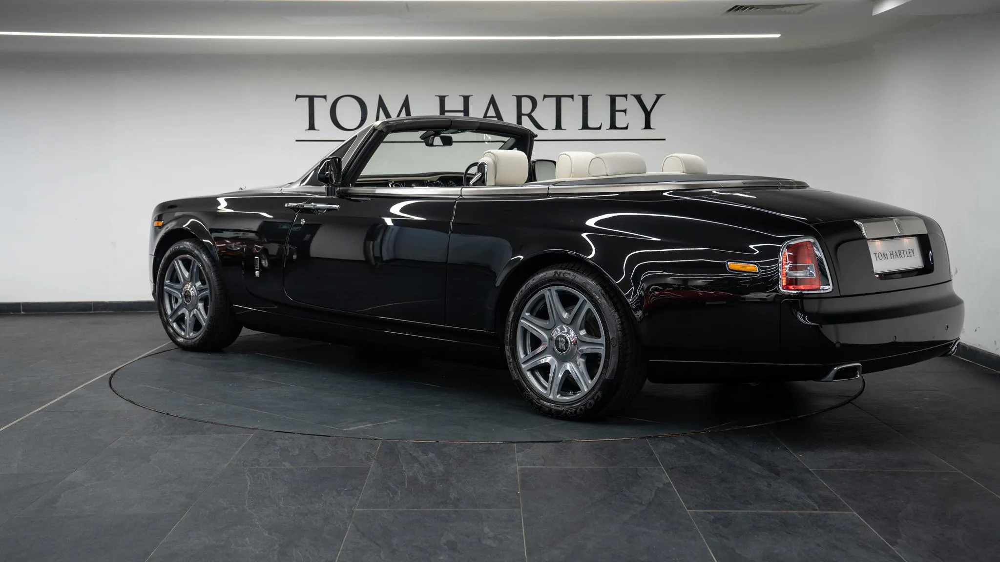 2011 Rolls-Royce Phantom Drophead Coupé, 5/30