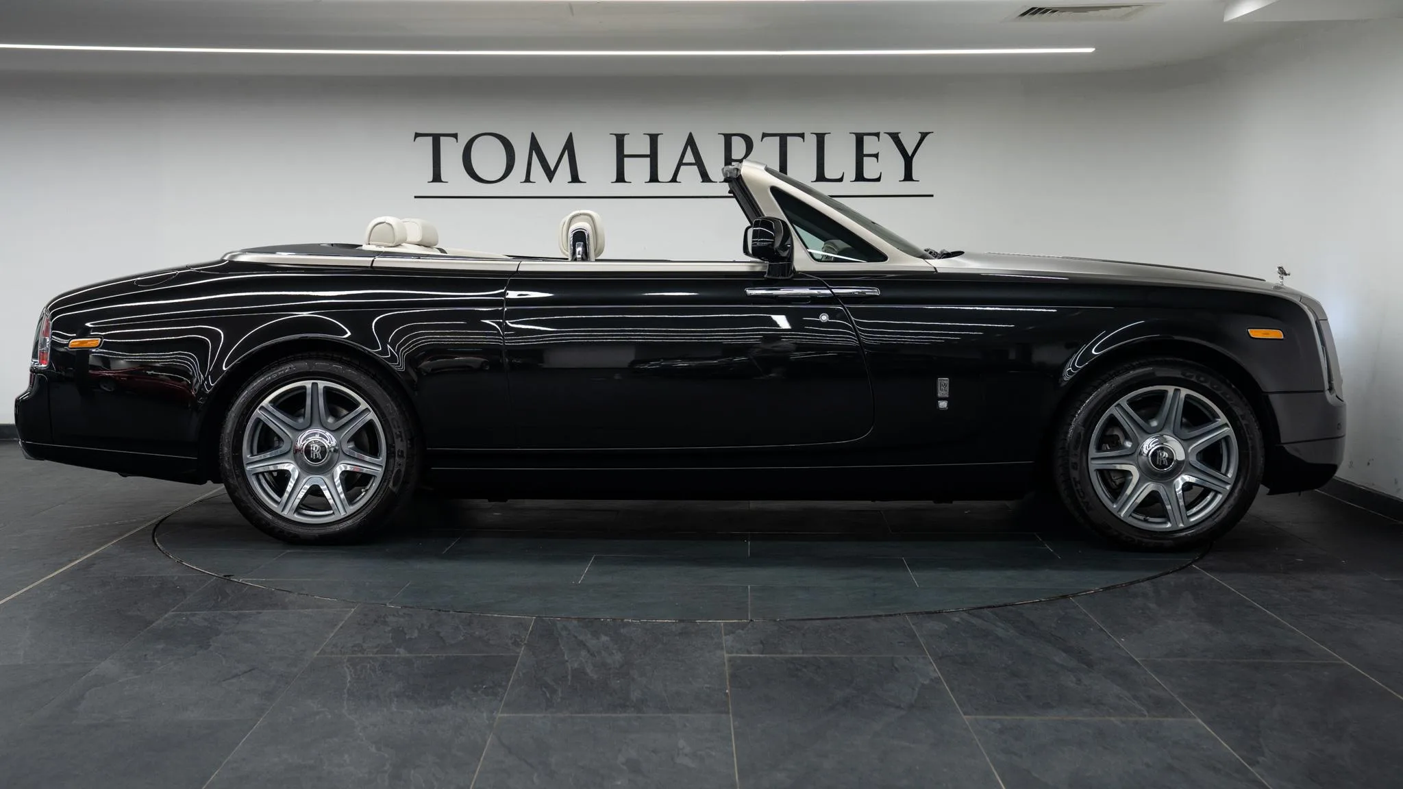 2011 Rolls-Royce Phantom Drophead Coupé, 8/30