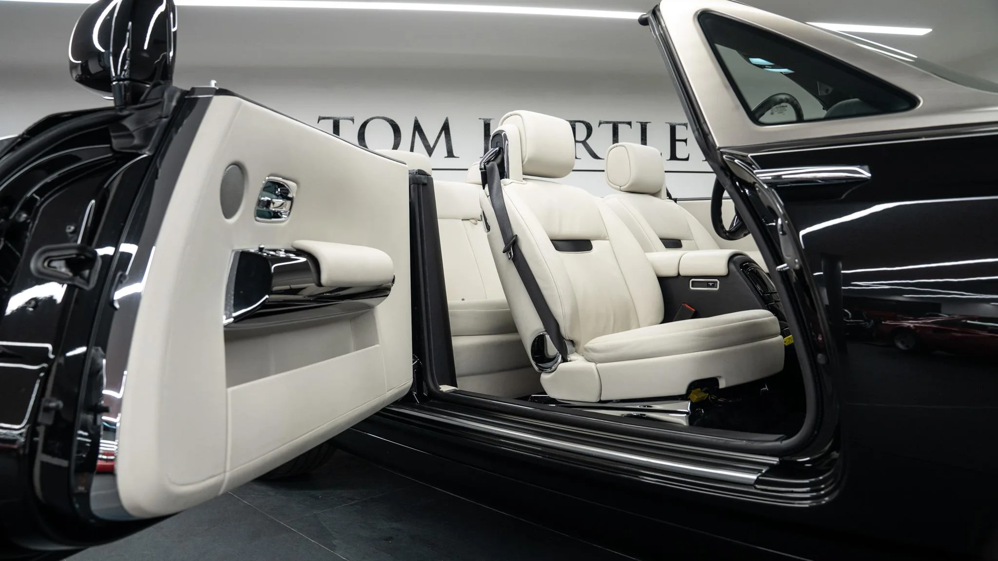 2011 Rolls-Royce Phantom Drophead Coupé, 23/30
