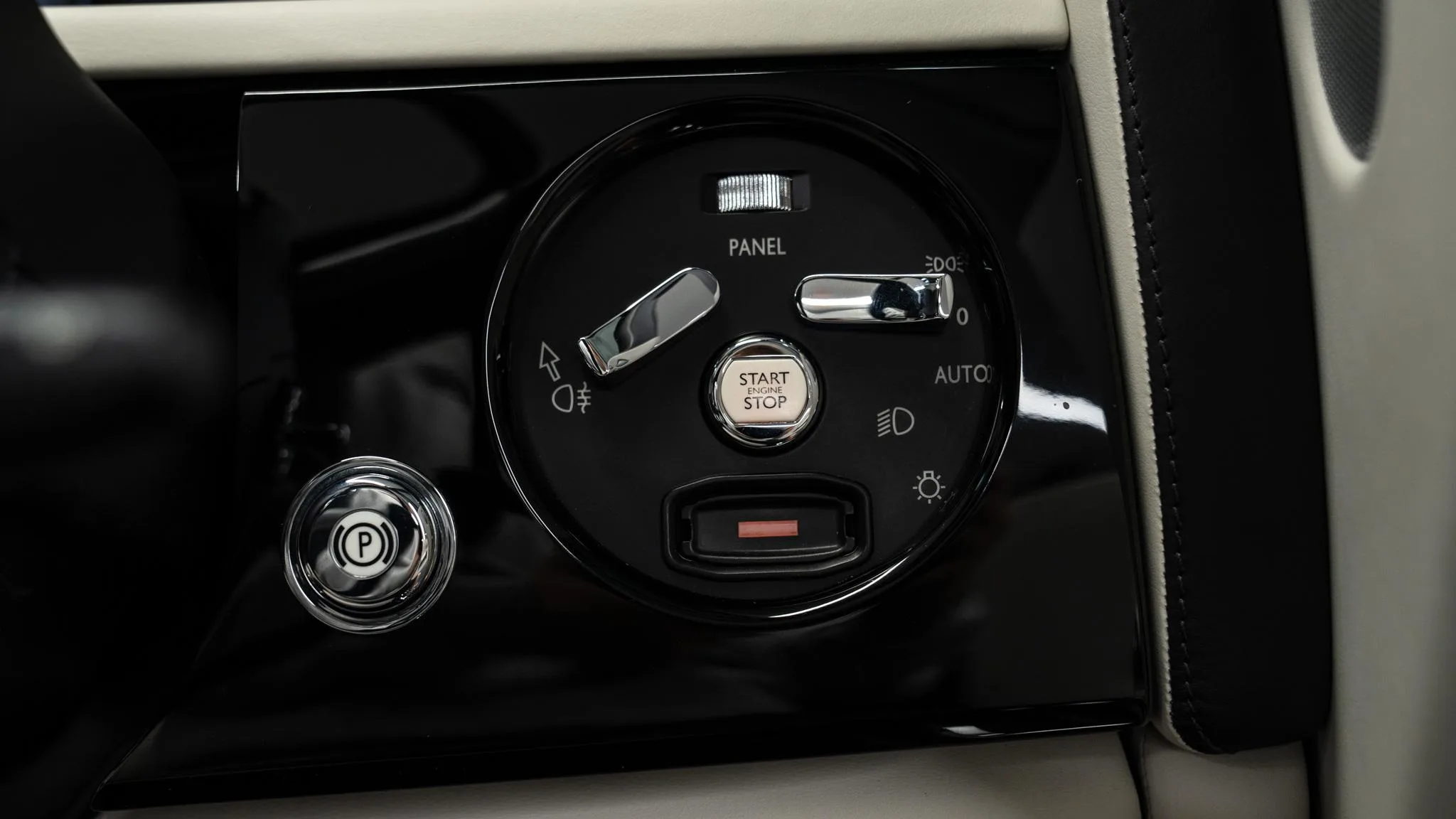 2011 Rolls-Royce Phantom Drophead Coupé, 28/30