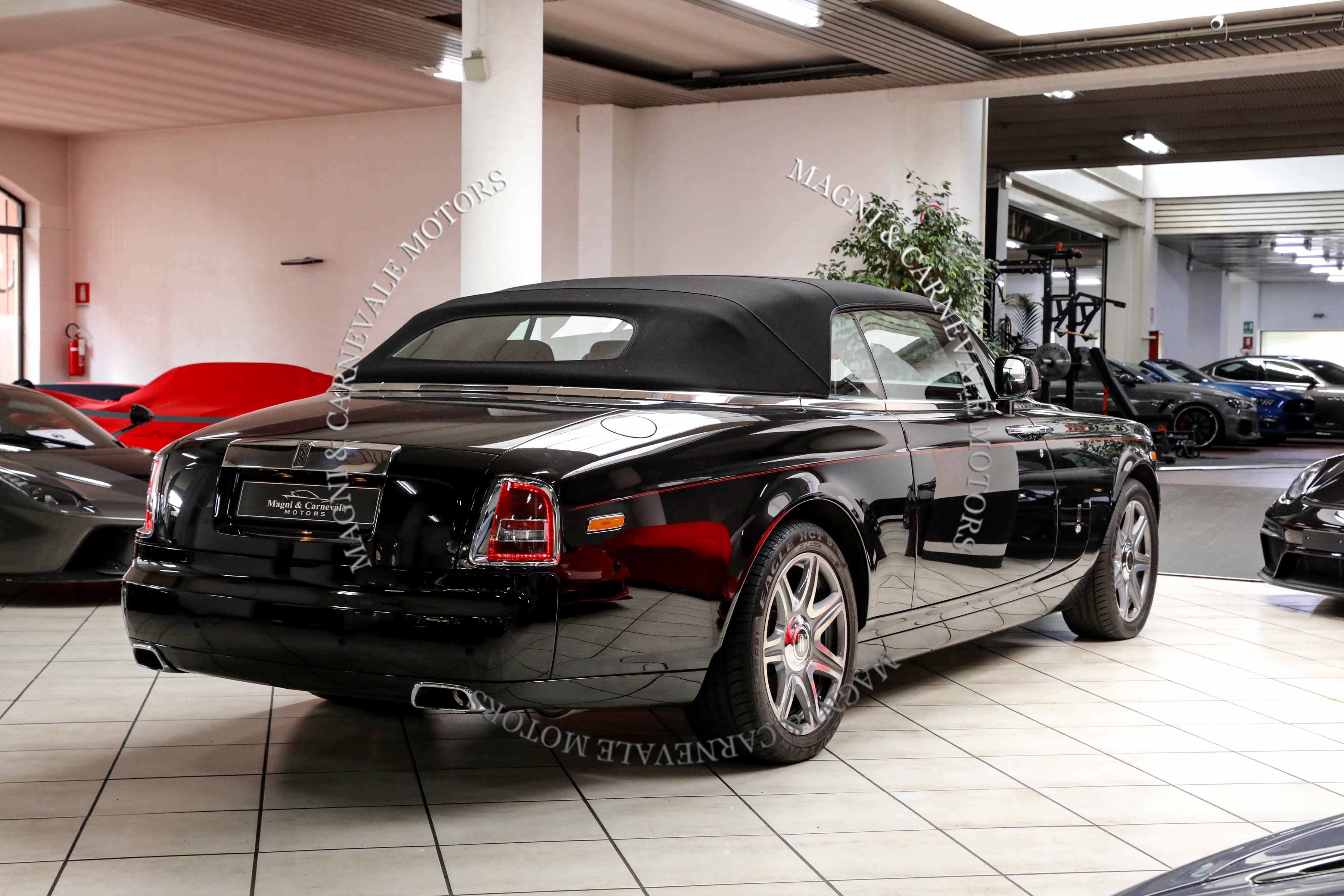 2011 Rolls-Royce Phantom Drophead Coupé angeboten von einem Fachhändler in Milan, Italien, Foto 12 von 20