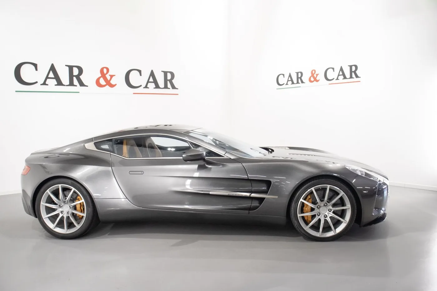 2012 Aston Martin One-77 offered by a supercar dealer in Zibido San Giacomo, Italy, photo 5 of 22