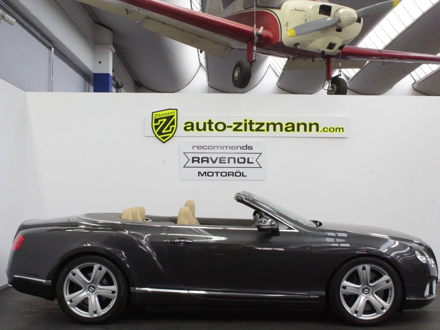 2012 Bentley Continental GTC W12 offered by a specialist dealer in Nuremberg, Germany, photo 2 of 15